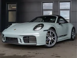 Gruen Neu 2025 Porsche 911 Carrera Cabriolet Cabrio | 182.878 € (Etwas zu teuer)