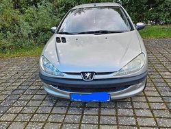 Grau Gebraucht 2004 Peugeot 206 Kleinwagen | 970 € (Fairer Preis)