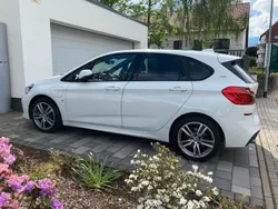 Weiß Gebraucht 2019 BMW 225 Active Tourer iPerformance Van / Kleinbus | 21.999 € (Etwas zu teuer)