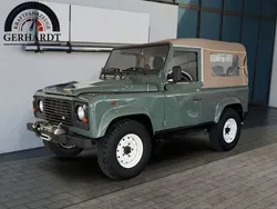 Grün Gebraucht 2011 Land Rover Defender SUV | 44.490 € (Teuer)