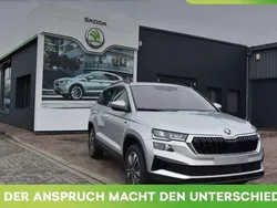 Brilliantsilber metallic Gebraucht 2025 Skoda Karoq Tour SUV | 35.990 € (Fairer Preis)