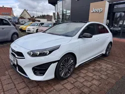 Weiß Neu 2025 Kia Ceed Limousine | 33.980 €