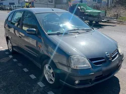 Nissan Almera Tino