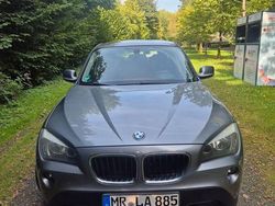 Grau Gebraucht 2011 BMW X1 SUV | 6.399 € (Fairer Preis)
