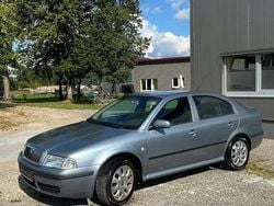 Grau Gebraucht 2004 Skoda Octavia Limousine | 6.390 € (Teuer)