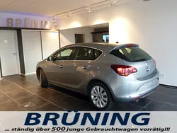 Silber metallic Gebraucht 2013 Opel Astra Excellence Limousine | 11.990 €