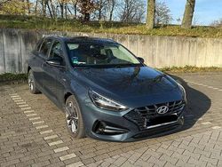 Blau Gebraucht 2022 Hyundai i30 Edition 30+ Kleinwagen | 20.800 € (Etwas zu teuer)