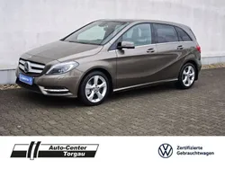 Grau Gebraucht 2013 Mercedes B220 Van / Kleinbus | 13.889 € (Fairer Preis)