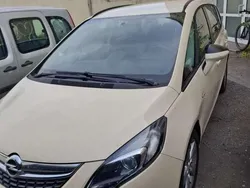 Beige Gebraucht 2017 Opel Zafira Active Van / Kleinbus | 7.500 € (Fairer Preis)
