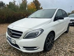 Weiß Gebraucht 2013 Mercedes B180 Urban Van / Kleinbus | 11.490 € (Fairer Preis)