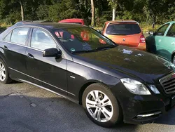 Obsidianschwarz metalliclack Gebraucht 2011 Mercedes E220 Limousine | 6.000 € (Fairer Preis)