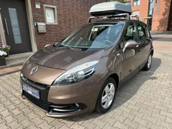 Braun Gebraucht 2013 Renault Scénic III Van / Kleinbus | 7.490 € (Fairer Preis)