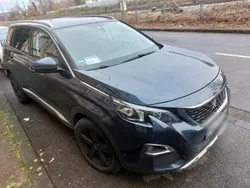 Blau Gebraucht 2017 Peugeot 5008 Van / Kleinbus | 14.200 € (Fairer Preis)