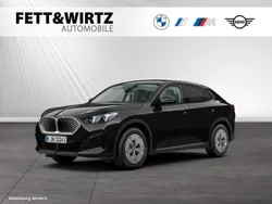 Saphirschwarz metallic Gebraucht 2024 BMW iX2 Shadowline SUV | 40.990 € (Guter Preis)
