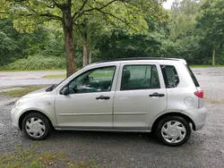 Grau Gebraucht 2004 Mazda 2 Kleinwagen | 1.200 € (Fairer Preis)