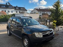 Grau Gebraucht 2011 Dacia Duster Kleinwagen | 3.900 €