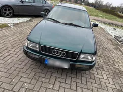 Grün Gebraucht 1993 Audi 80 Kombi | 2.200 €