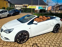 Weiß Gebraucht 2018 Opel Cascada Ultimate Cabrio | 16.300 € (Etwas zu teuer)