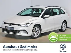 Oryxweiß perlmutteffekt Gebraucht 2022 VW Golf VIII Life Kombi | 20.890 € (Fairer Preis)