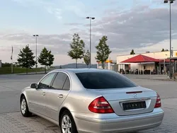 Silber Gebraucht 2002 Mercedes E220 Limousine | 5.599 € (Etwas zu teuer)