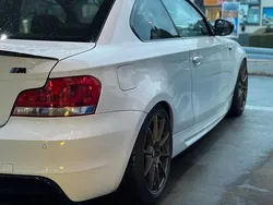 Weiß Gebraucht 2011 BMW 135 Coupé M Performance Coupé | 17.300 € (Etwas zu teuer)