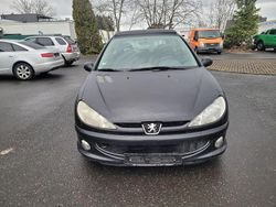 Schwarz Gebraucht 2003 Peugeot 206 Limousine | 890 € (Fairer Preis)