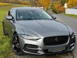 Grau Gebraucht 2020 Jaguar XE S Limousine | 22.900 € (Guter Preis)