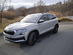 Grau Gebraucht 2024 Skoda Karoq Selection SUV | 30.999 € (Fairer Preis)