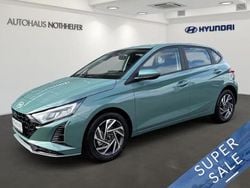 Mangrove green / mic Gebraucht 2025 Hyundai i20 Trend Limousine | 19.900 € (Fairer Preis)
