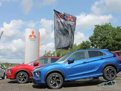 Blau Neu 2025 Mitsubishi Eclipse Cross Select SUV | 37.690 €