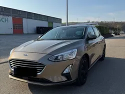 Beige Gebraucht 2018 Ford Focus Cool & Connect Limousine | 9.290 € (Guter Preis)