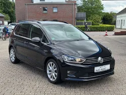 Schwarz Gebraucht 2017 VW Golf Sportsvan Highline Van / Kleinbus | 11.999 € (Superpreis)