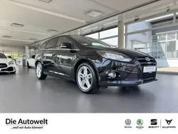 Pantherschwarz Gebraucht 2012 Ford Focus Titanium Kombi | 4.480 € (Guter Preis)