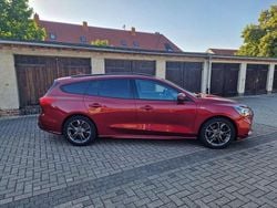 Rot Gebraucht 2018 Ford Focus ST-Line Kombi | 8.750 € (Superpreis)