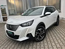 Perlmutt weiß perleffekt Gebraucht 2021 Peugeot e-2008 Allure SUV | 18.700 € (Fairer Preis)