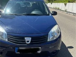 Blau Gebraucht 2008 Dacia Sandero Kleinwagen | 1.800 € (Fairer Preis)