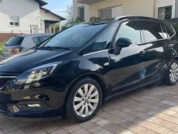 Schwarz Gebraucht 2017 Opel Zafira Van / Kleinbus | 14.600 €