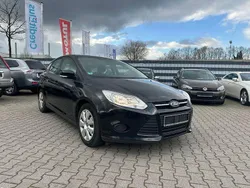 Schwarz Gebraucht 2013 Ford Focus Trend Limousine | 2.000 € (Superpreis)