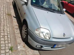 Gebraucht 2000 Renault Clio II Kleinwagen | 1.100 €