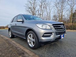 Grau Gebraucht 2011 Mercedes ML350 SUV | 15.900 € (Fairer Preis)