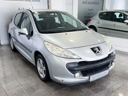 Grau Gebraucht 2009 Peugeot 207 Urban Move Limousine | 3.880 € (Fairer Preis)