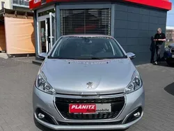 Grau Gebraucht 2016 Peugeot 208 Allure Kleinwagen | 8.599 € (Fairer Preis)
