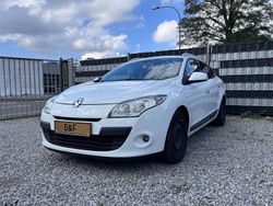 Weiß Gebraucht 2011 Renault Mégane GrandTour Dynamique Kombi | 3.900 € (Fairer Preis)