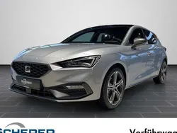Silber Gebraucht 2024 Seat Leon FR Limousine | 27.990 € (Guter Preis)