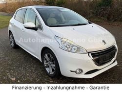 Weiß Gebraucht 2014 Peugeot 208 Allure Kleinwagen | 5.990 € (Guter Preis)