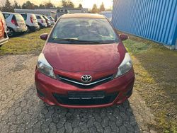 Rot Gebraucht 2011 Toyota Yaris Cool Kleinwagen | 3.399 € (Fairer Preis)
