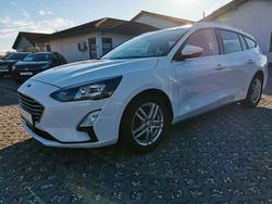 Weiß Gebraucht 2020 Ford Focus Cool & Connect Limousine | 11.790 € (Guter Preis)