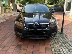 Schwarz Gebraucht 2014 Skoda Octavia Kombi | 12.900 € (Teuer)