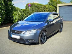 Grau Gebraucht 2014 Seat Leon ST Design Kombi | 5.499 € (Fairer Preis)