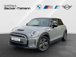 Moonwalk grey Gebraucht 2022 Mini Cooper SE Hatch Kleinwagen | 16.966 € (Guter Preis)
